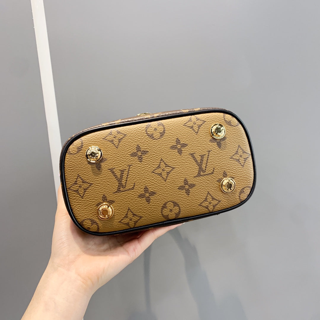 Luxury-VL VANITY Small Handbag Cosmetic Bag PD0423081608