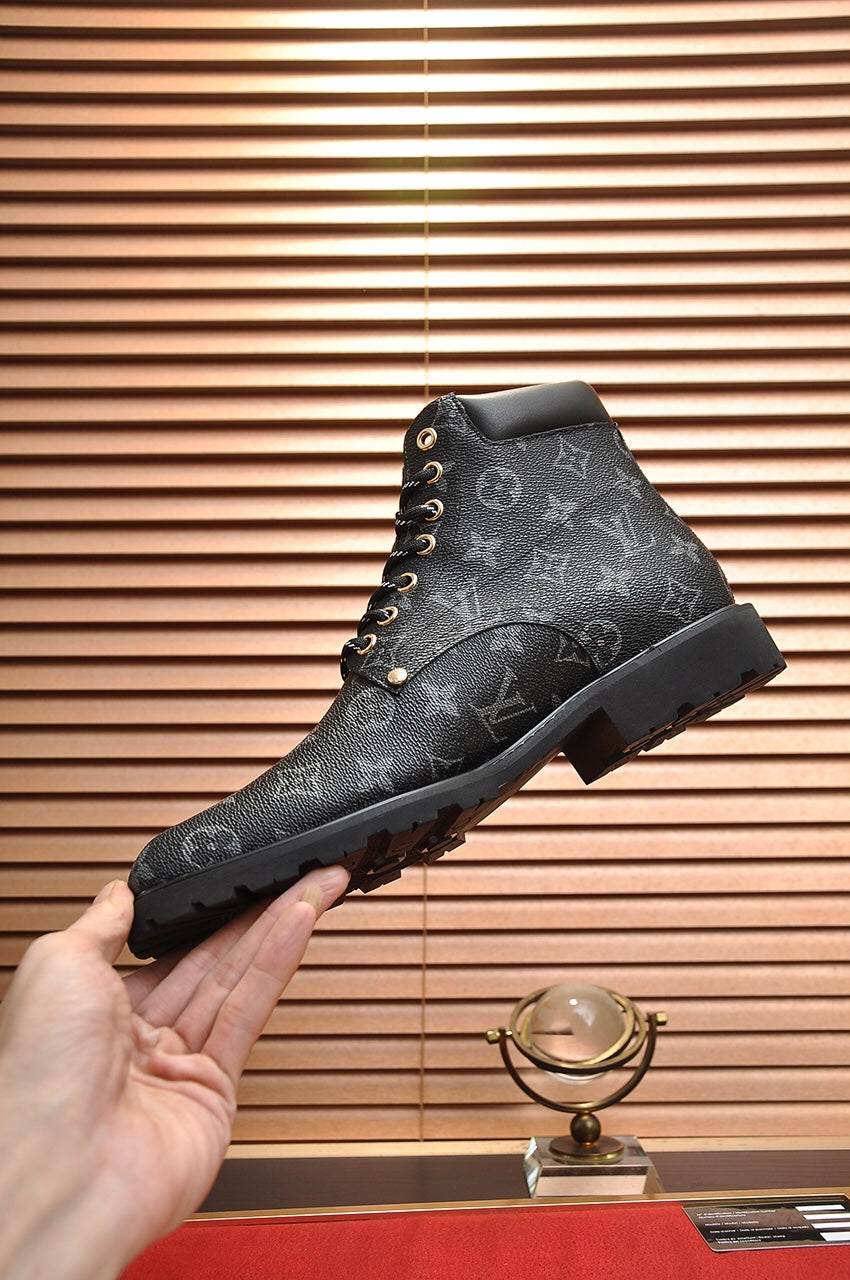 Fashion Casual New Style Men's Comfortable Sneakers Shoes Boots V26