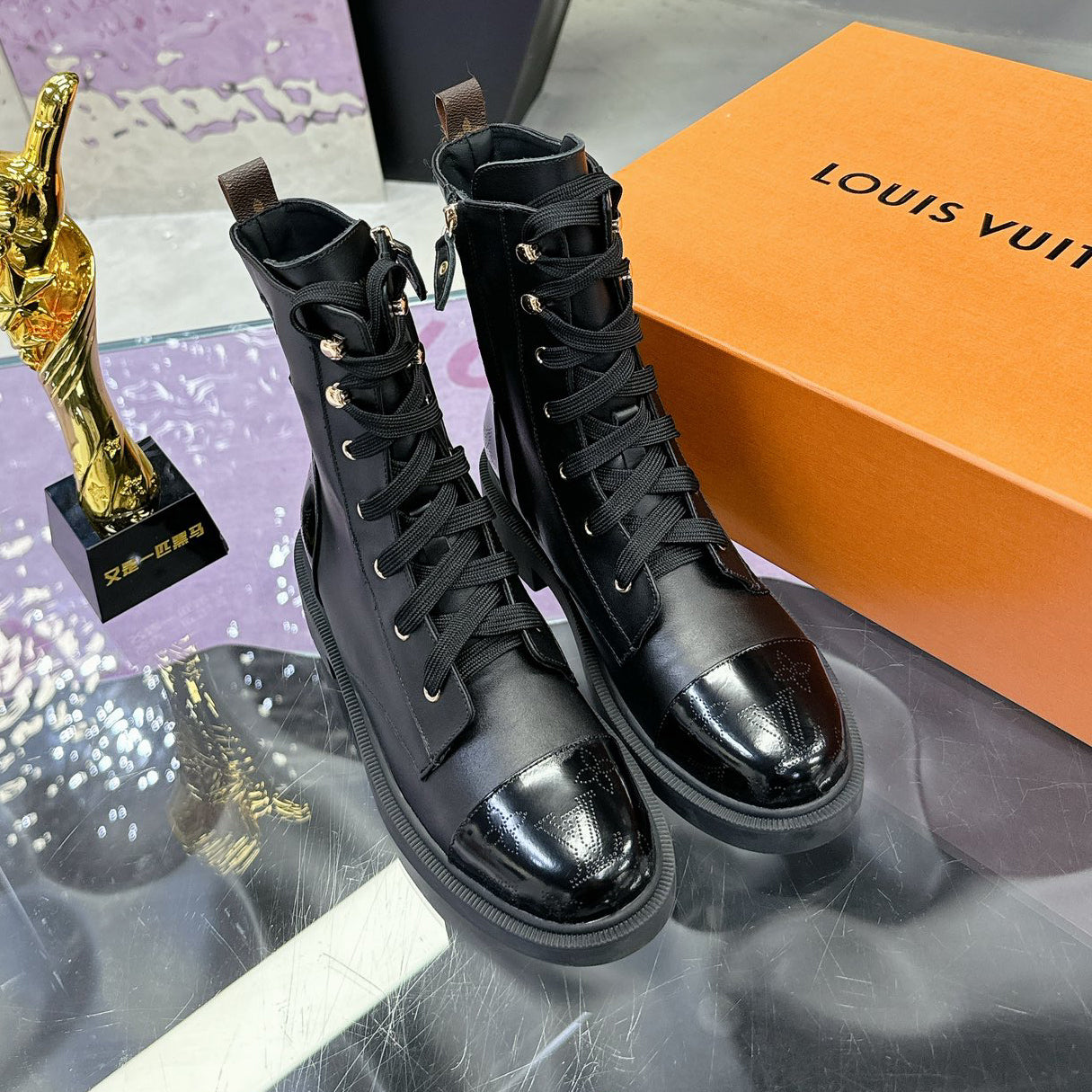 New versatile ankle boots 1025102432