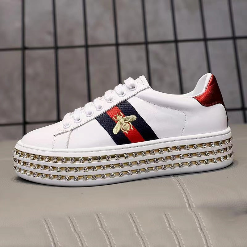 Fashion and versatile casual bee sports shoes 1023113016