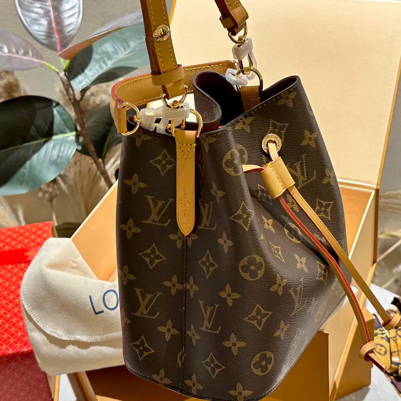 Ladies Bucket Bag 1924103007