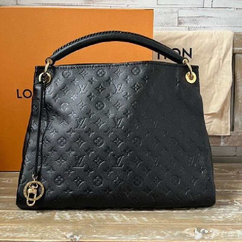 L messenger bag with long shoulder strap 0424031806