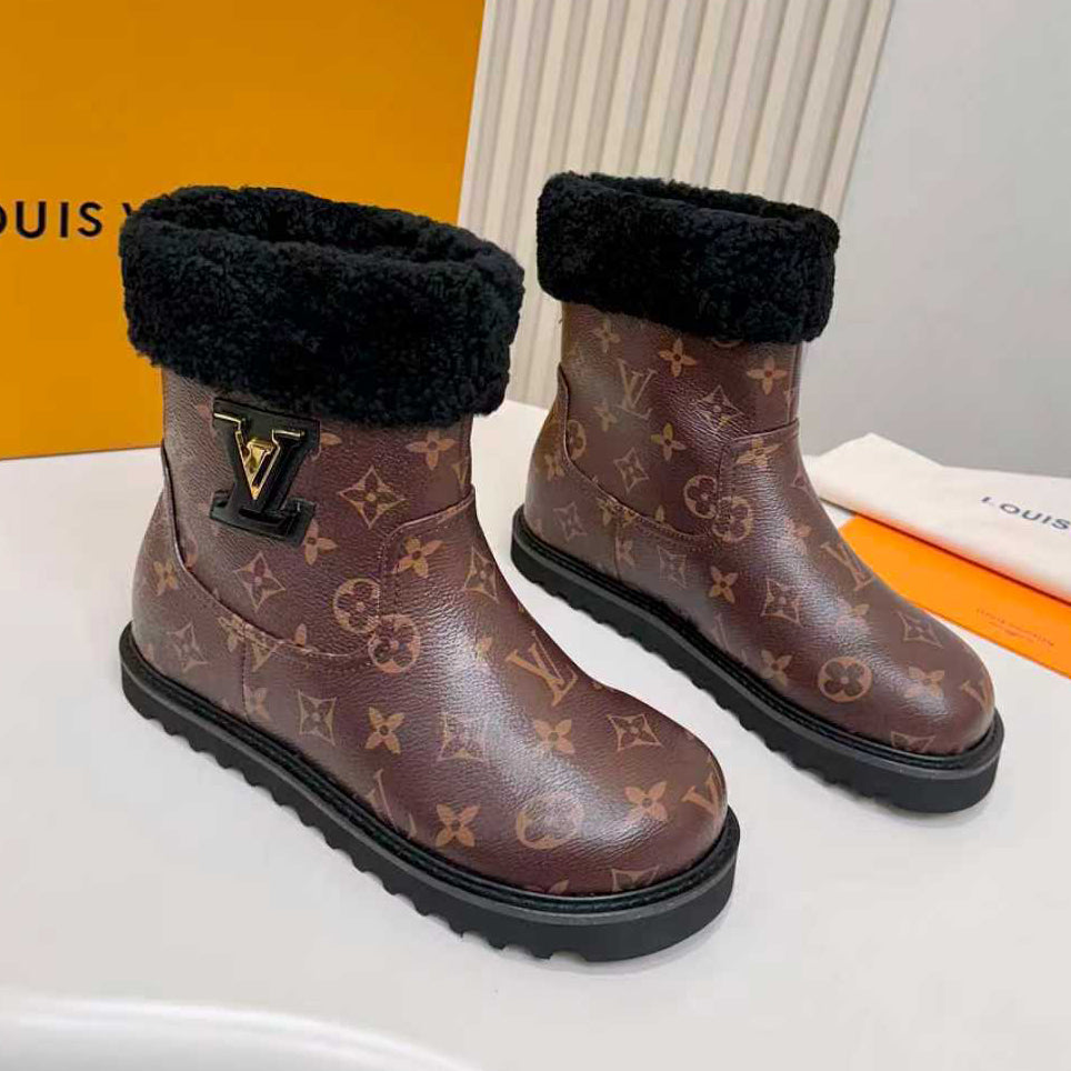 Wool-lined Chunky-Soled Chelsea Boots 1025102430