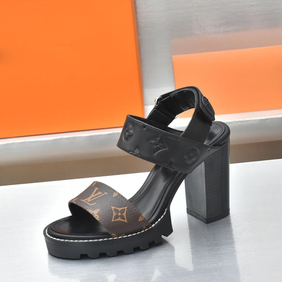 New Handmade Fashion V Logo 9.5cm Women's High heeled SandalsXC052024030712