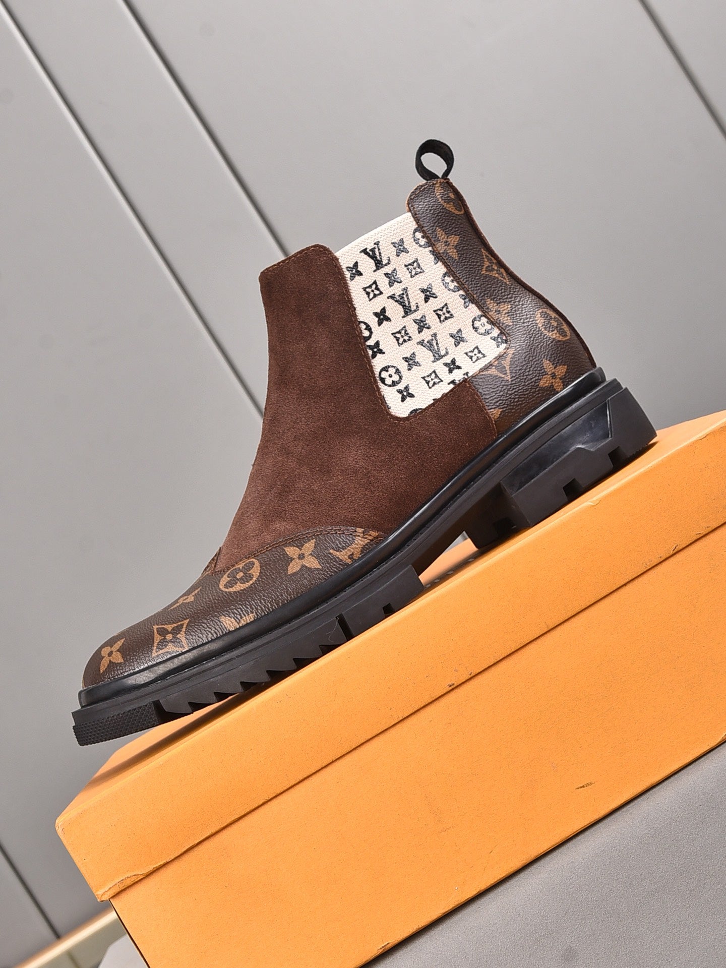 Fashion Casual New Style Men's Comfortable Sneakers Shoes V14