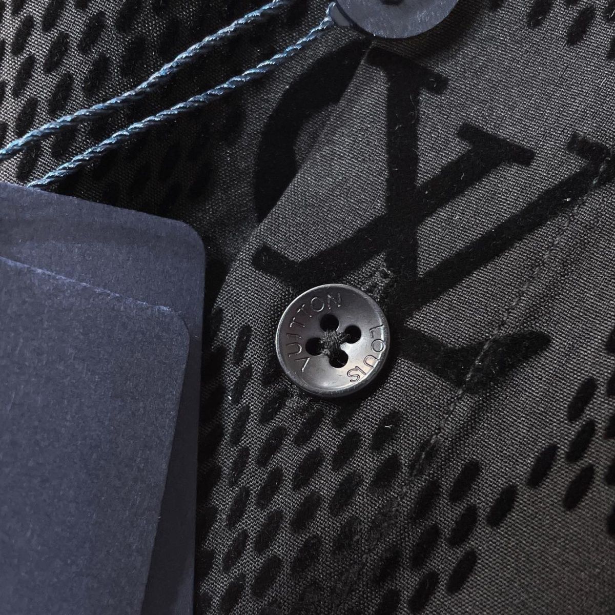 Fashion trend long sleeved shirt 3D10062151