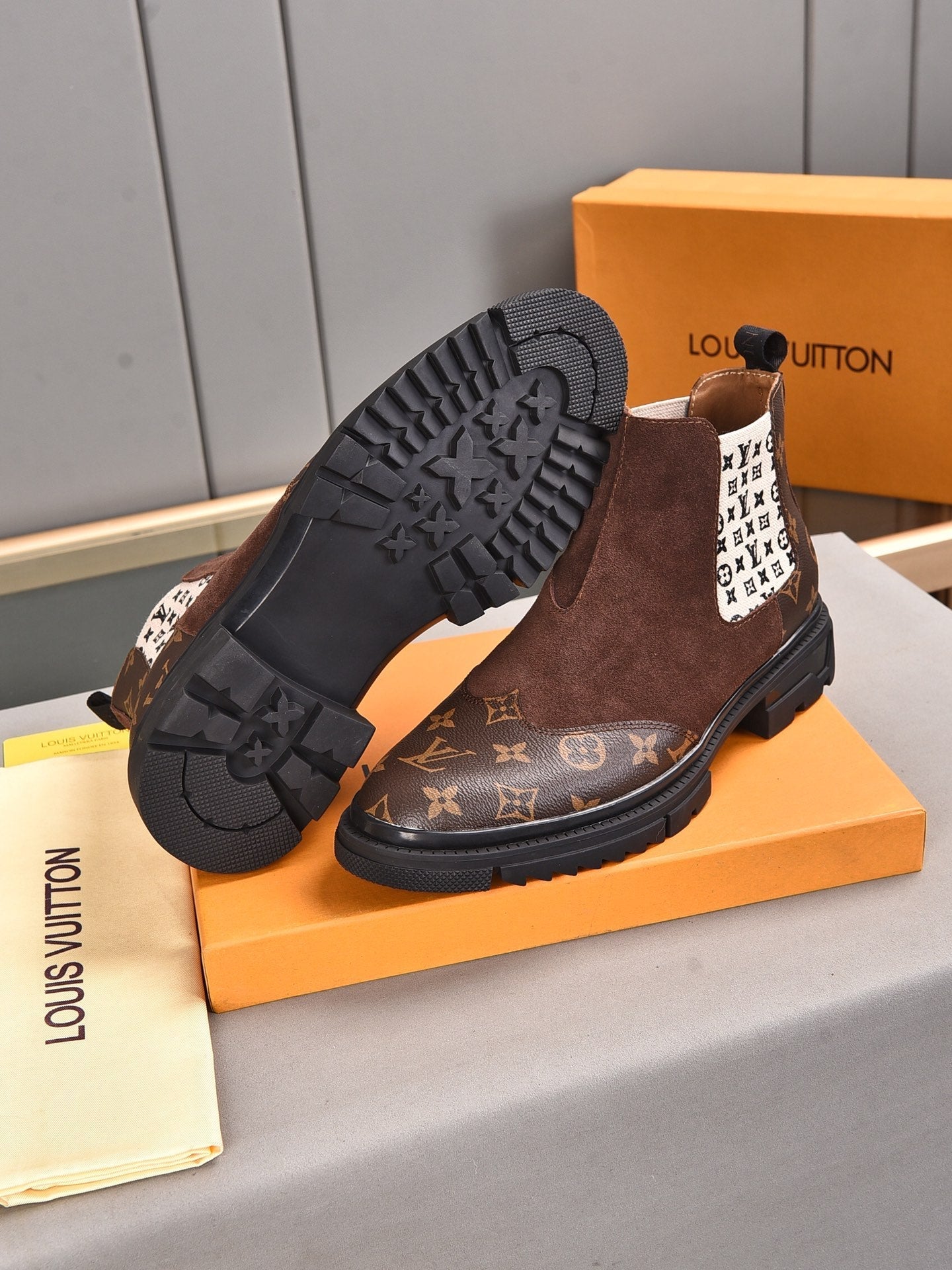 Fashion Casual New Style Men's Comfortable Sneakers Shoes V14