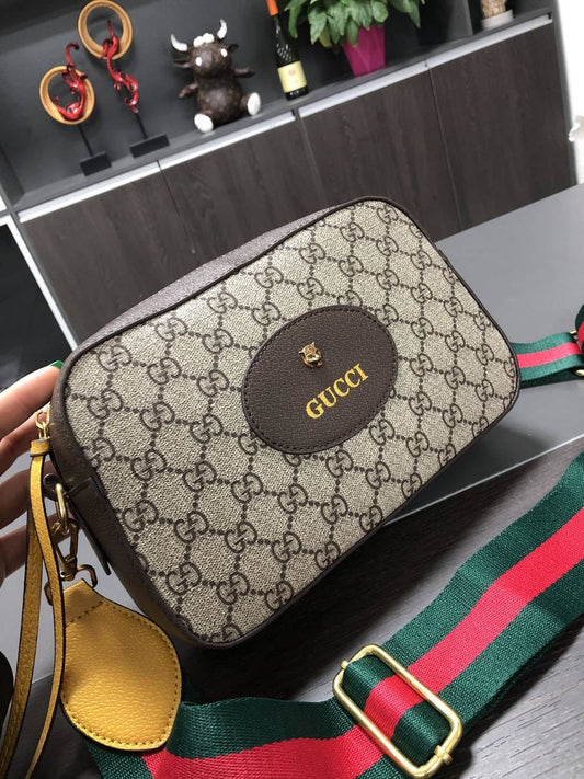 G Canvas Messenger Bag 1024070210