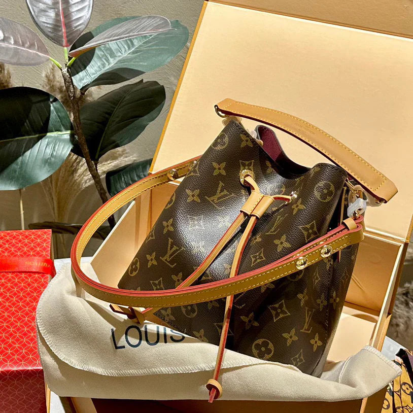 Ladies Bucket Bag 1924103007