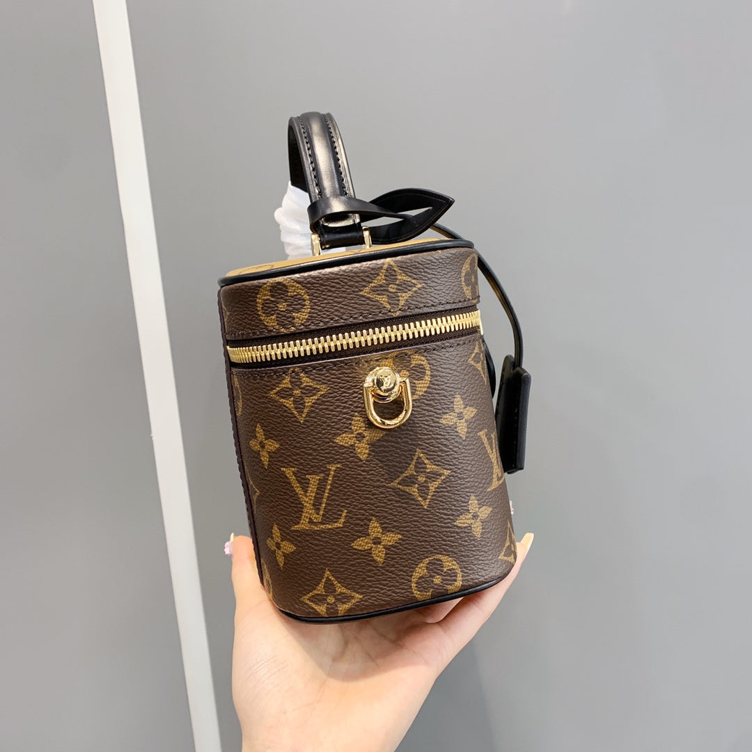 Luxury-VL VANITY Small Handbag Cosmetic Bag PD0423081608