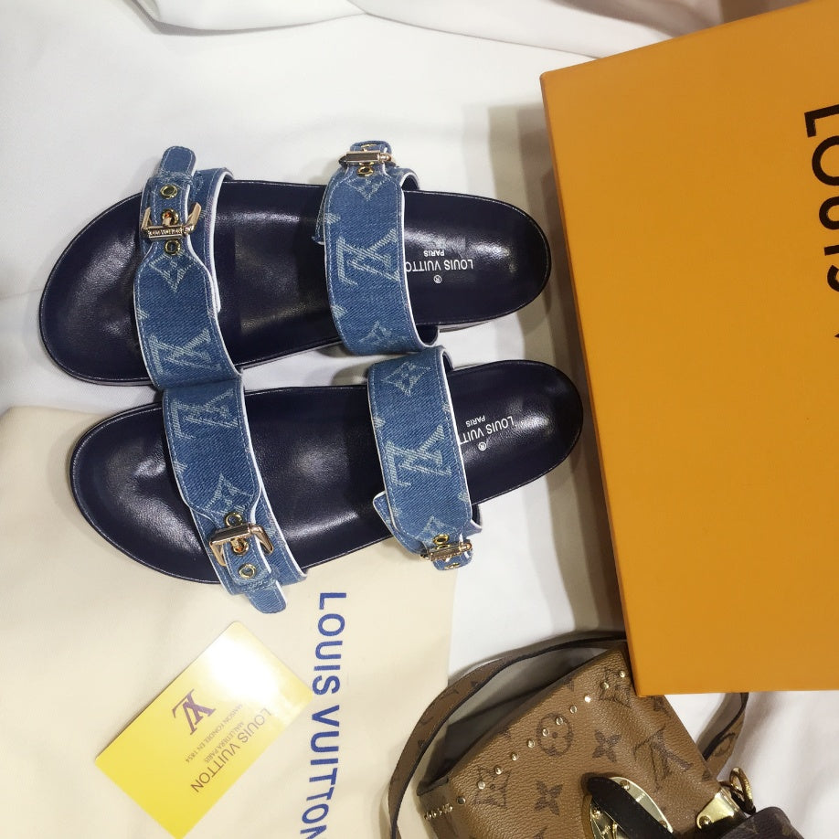 New V logo printed sandals fashion casual beach flip flops 0425032402