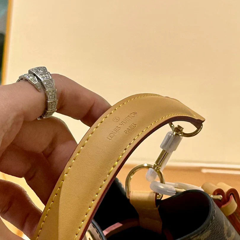 Ladies Bucket Bag 1924103007