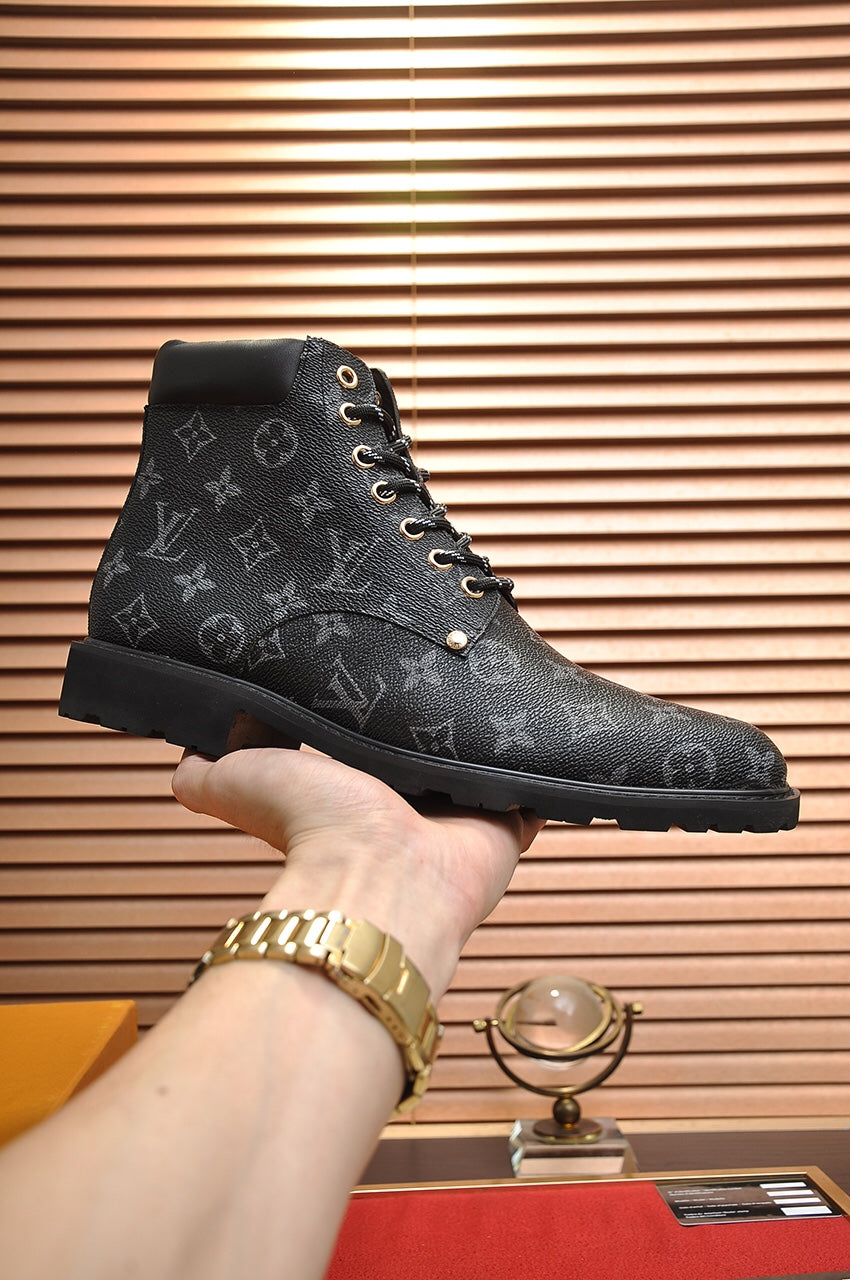 Fashion Casual New Style Men's Comfortable Sneakers Shoes Boots V26