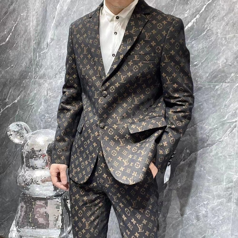New luxury v logo print formal suit