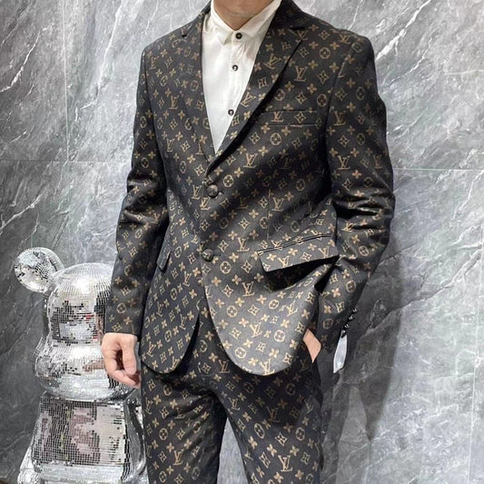 New luxury v logo print formal suit