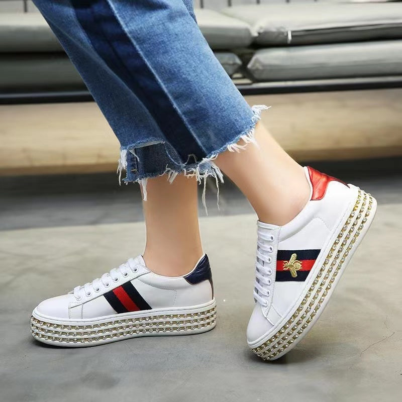 Fashion and versatile casual bee sports shoes 1023113016