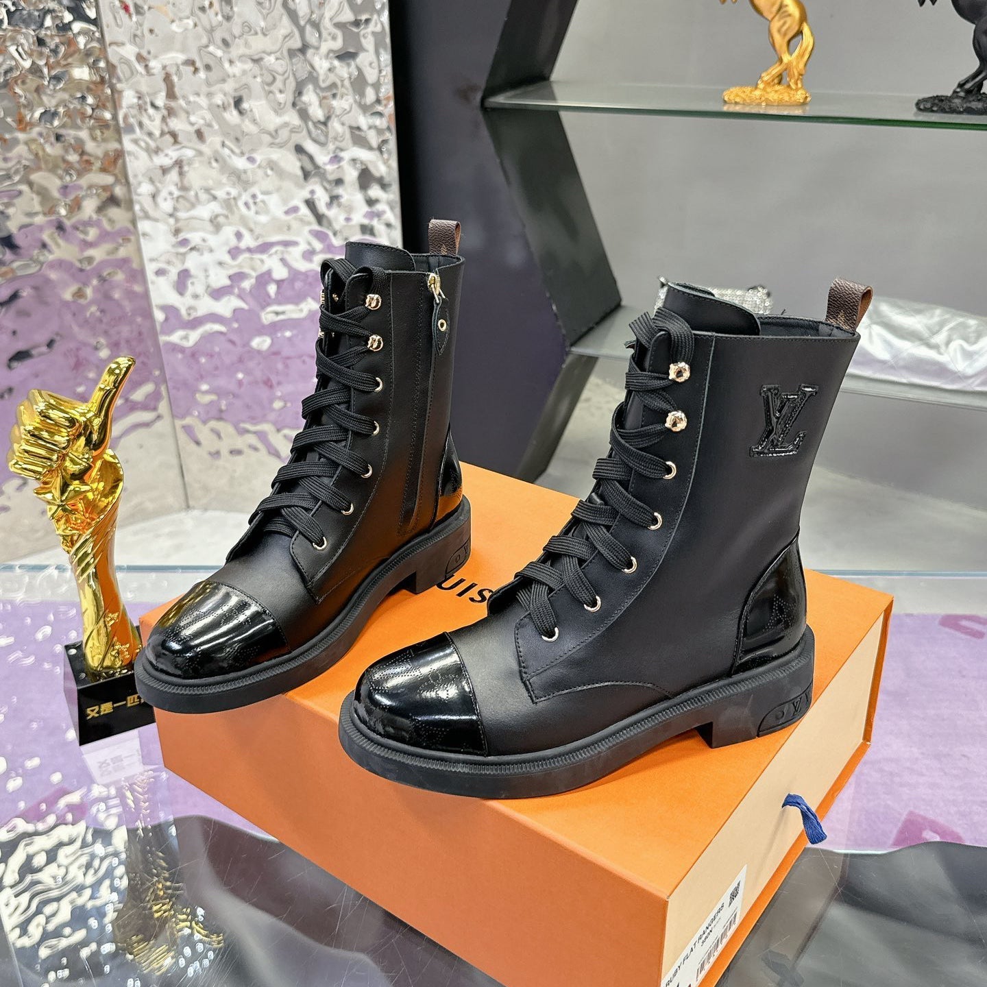 New versatile ankle boots 1025102432