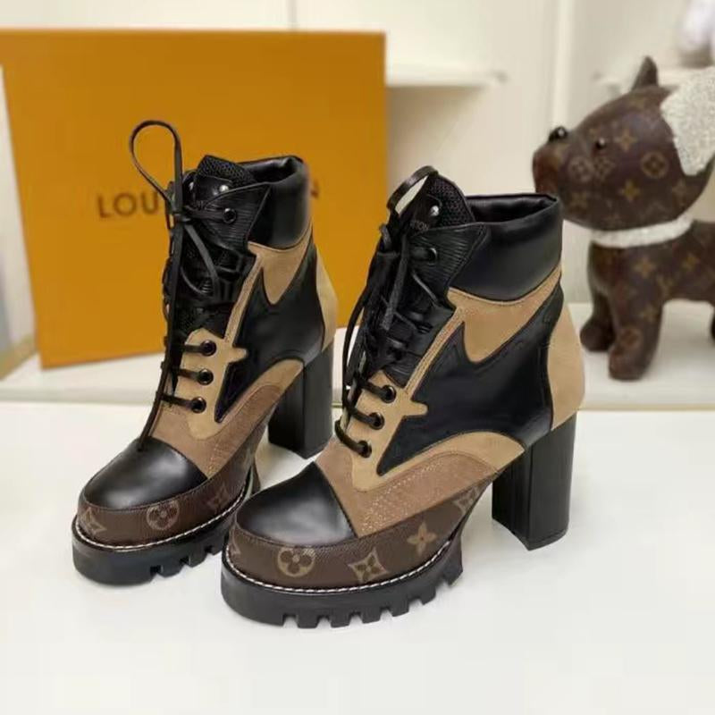 Fashion classic versatile women's boots 1023120417