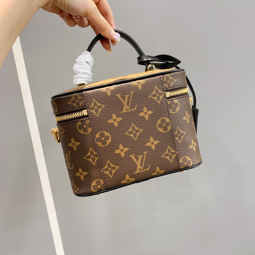 Luxury-VL VANITY Small Handbag Cosmetic Bag PD0423081608