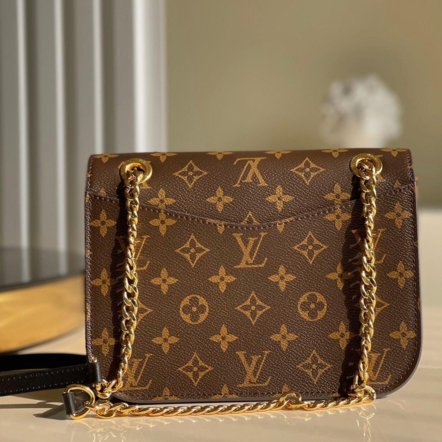 Ladies Fashion Luxury V Logo Tote Bag