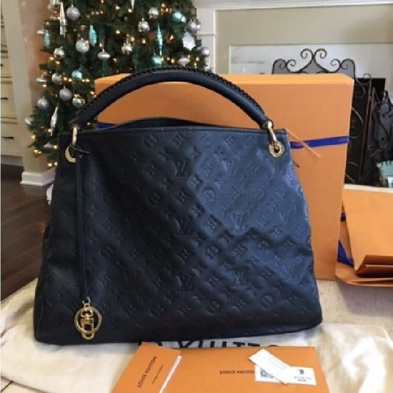 L messenger bag with long shoulder strap 0424031806