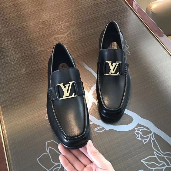 Classic Black V Letter Patent Leather Up Dress Shoes Loafer Slip-on shoe