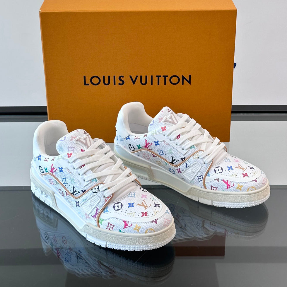 L-V Trainer's latest series of high luxury sports shoes XC0425042408