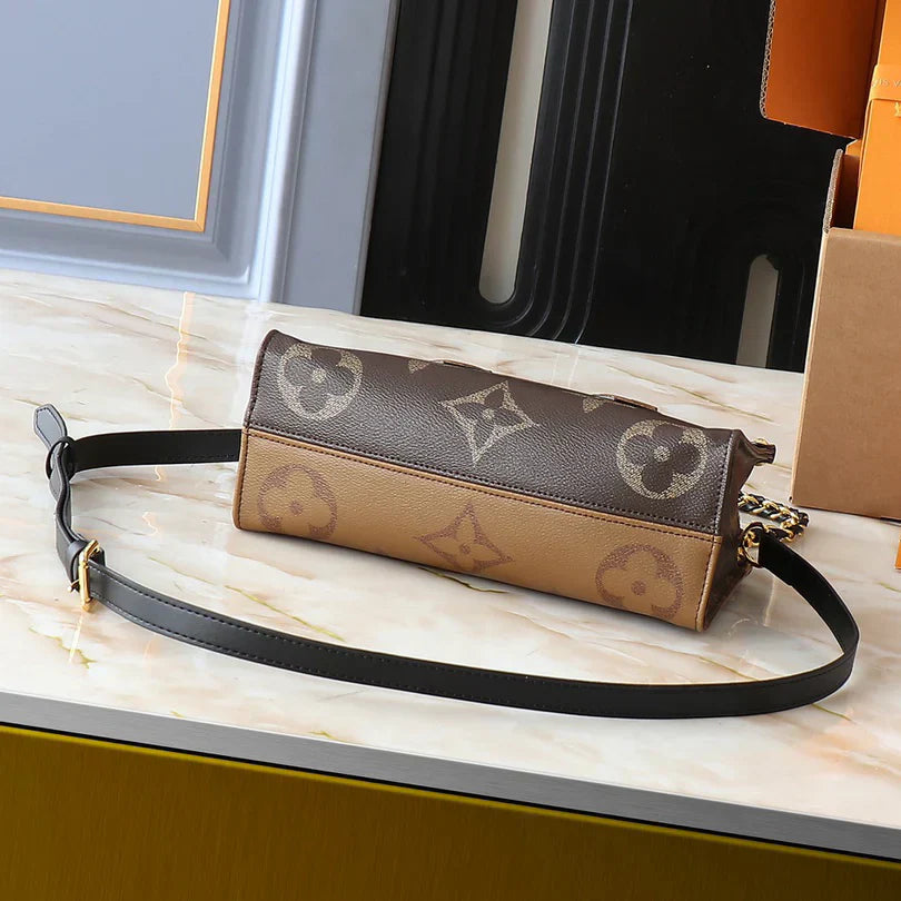 Ladies Fashion Crossbody Bag 1925031301