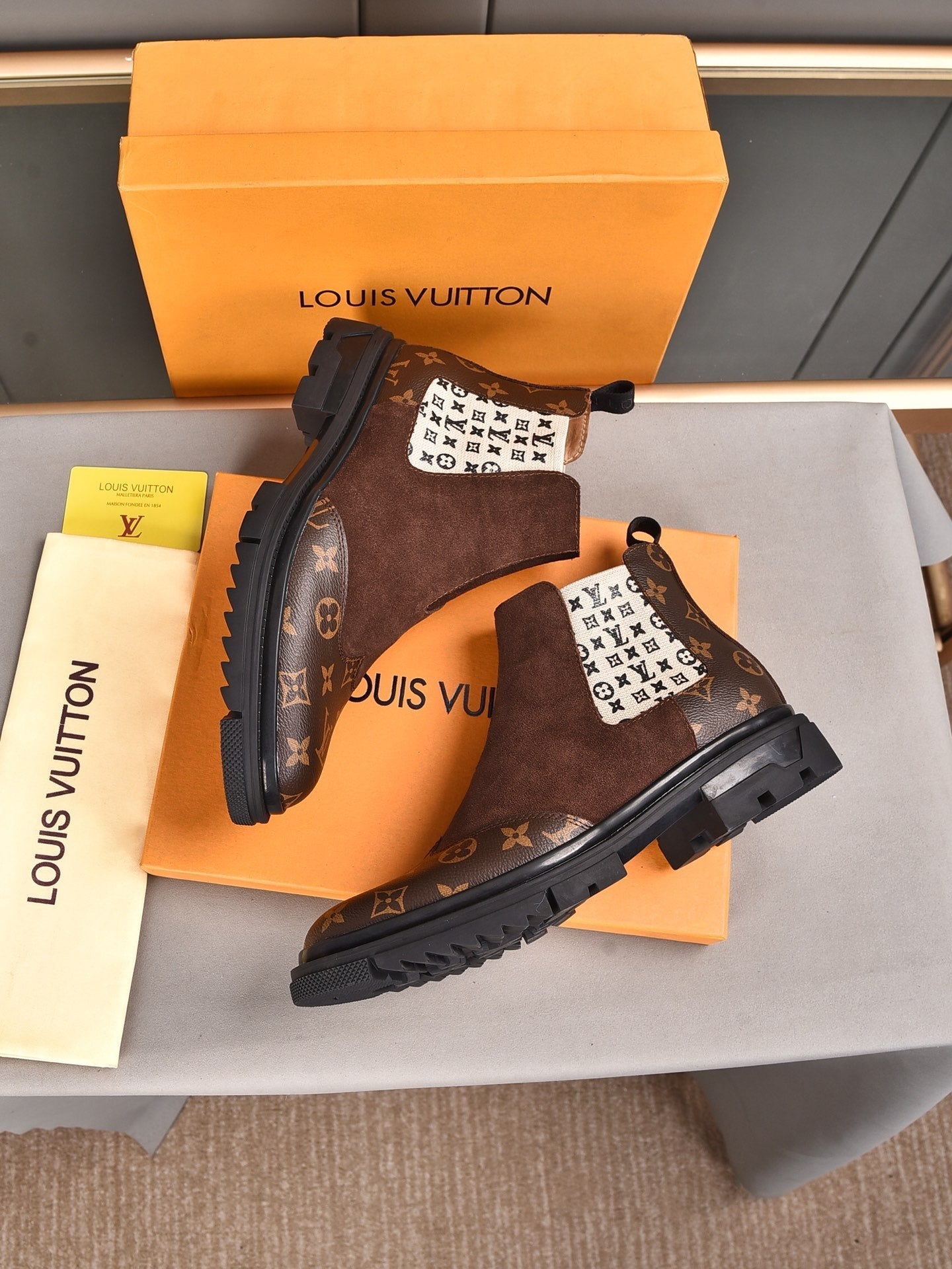 Fashion Casual New Style Men's Comfortable Sneakers Shoes V14