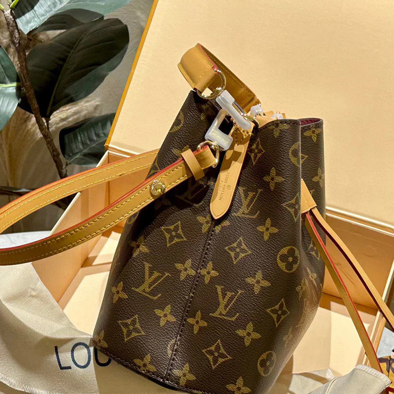 Ladies Bucket Bag 1924103007