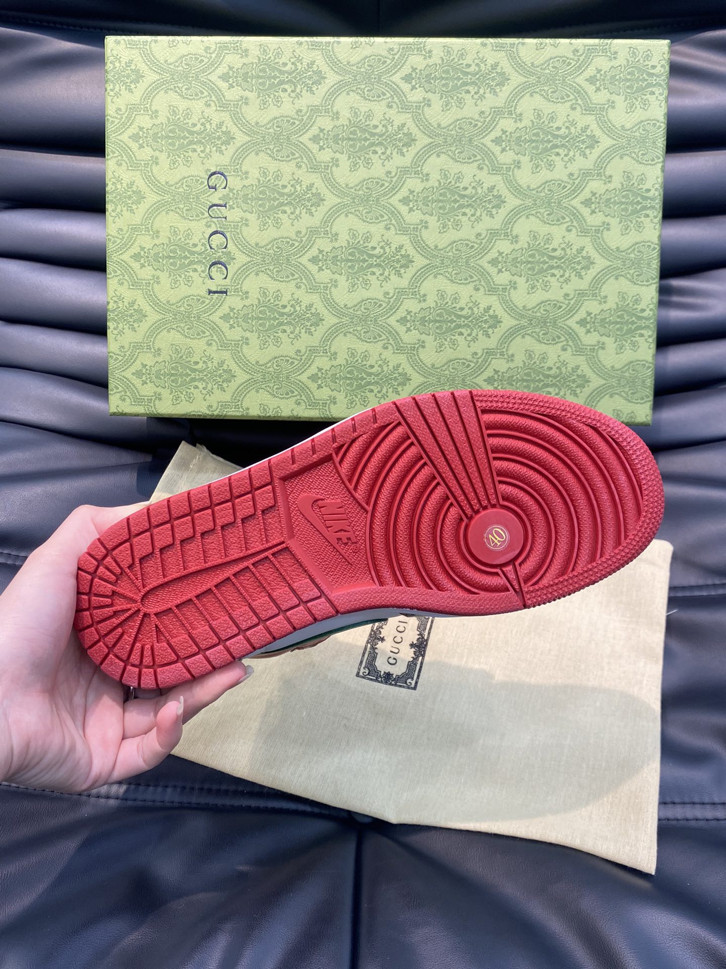 24 Limited Edition G & NK Inverted Hook Collaboration Sneakers 0424082610