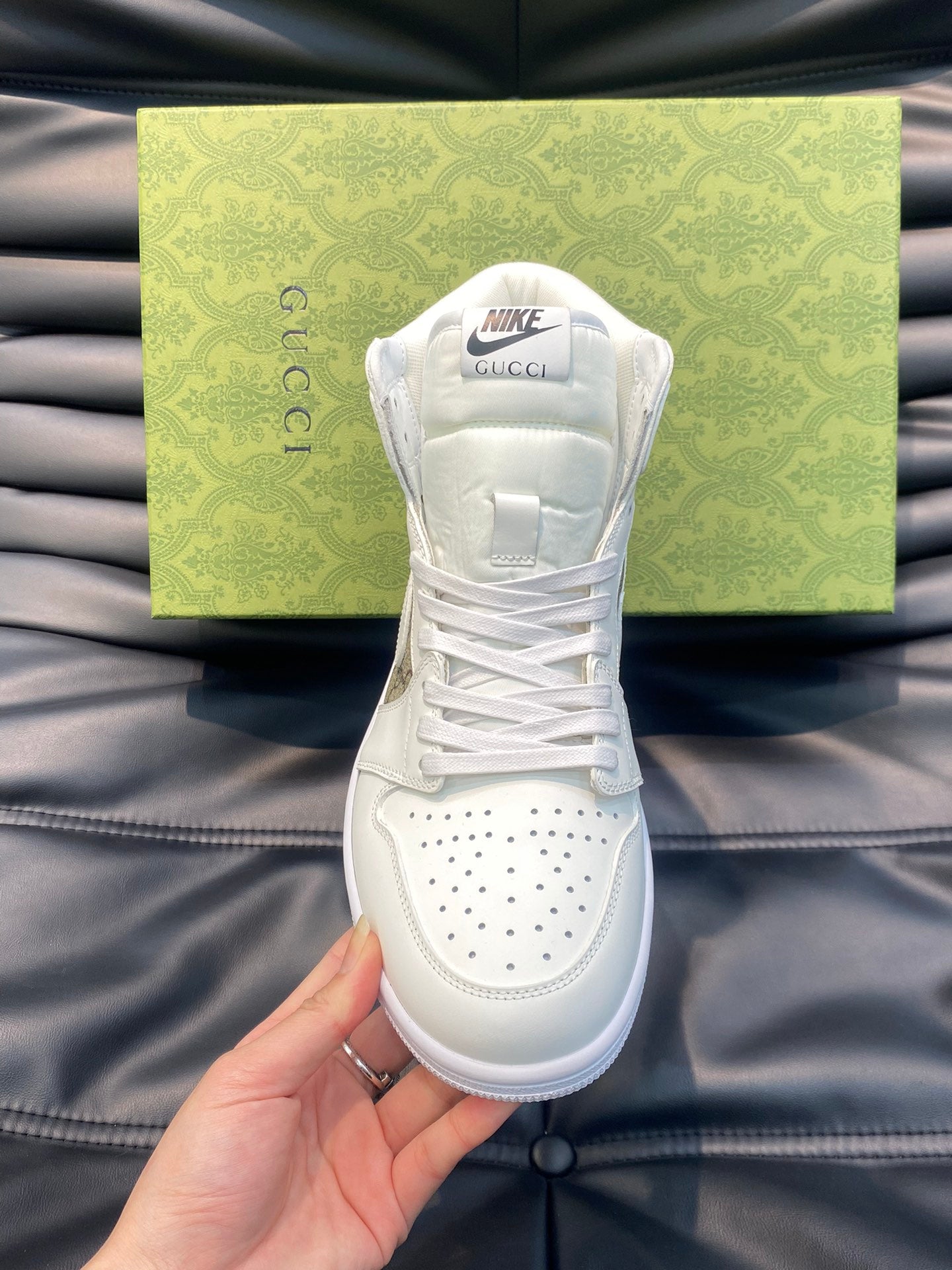 24 Limited Edition G & NK Inverted Hook Collaboration Sneakers 0424082610