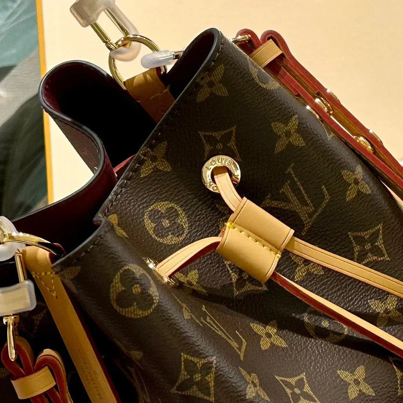 Ladies Bucket Bag 1924103007