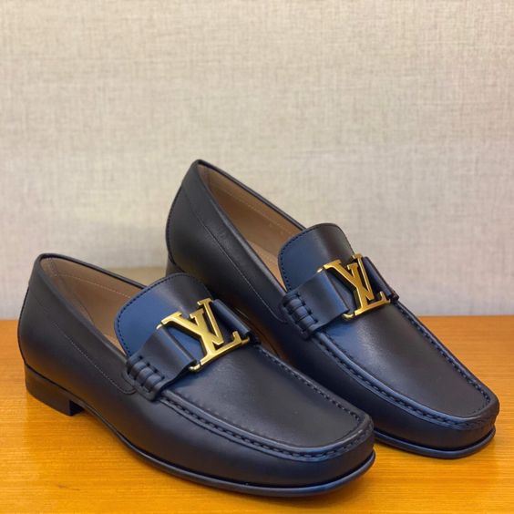 Classic Black V Letter Patent Leather Up Dress Shoes Loafer Slip-on shoe