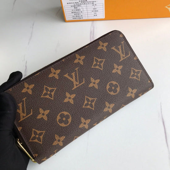 Fashion V Logo Brown Zipper Wallets 102407106